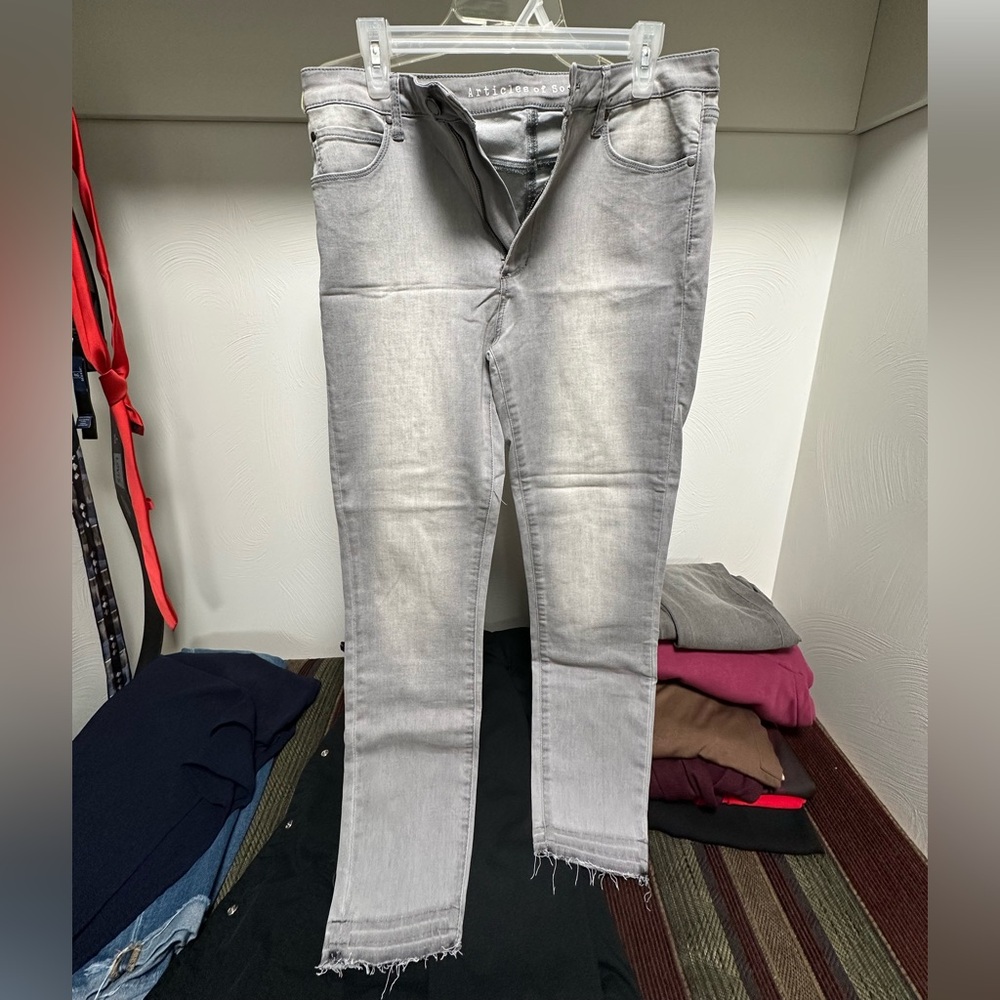 Articles Of Society Women’s Light Gray Skinny Jeans